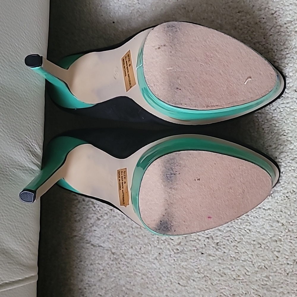 Shoes - Picture 4 of 4